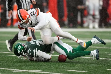 Browns let one slip away